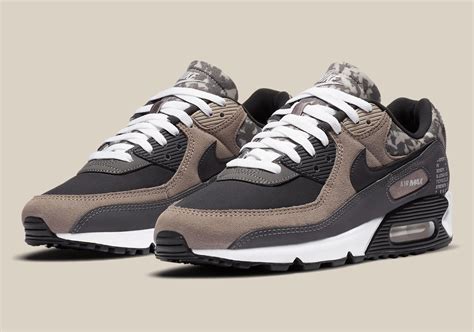 Nike Air Max 90 specs